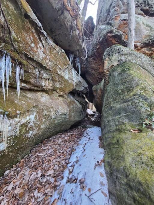 Rockbridge Hocking Hills Cabin-Private Hot Tub, Hiking, Cavesヴィラ エクステリア 写真